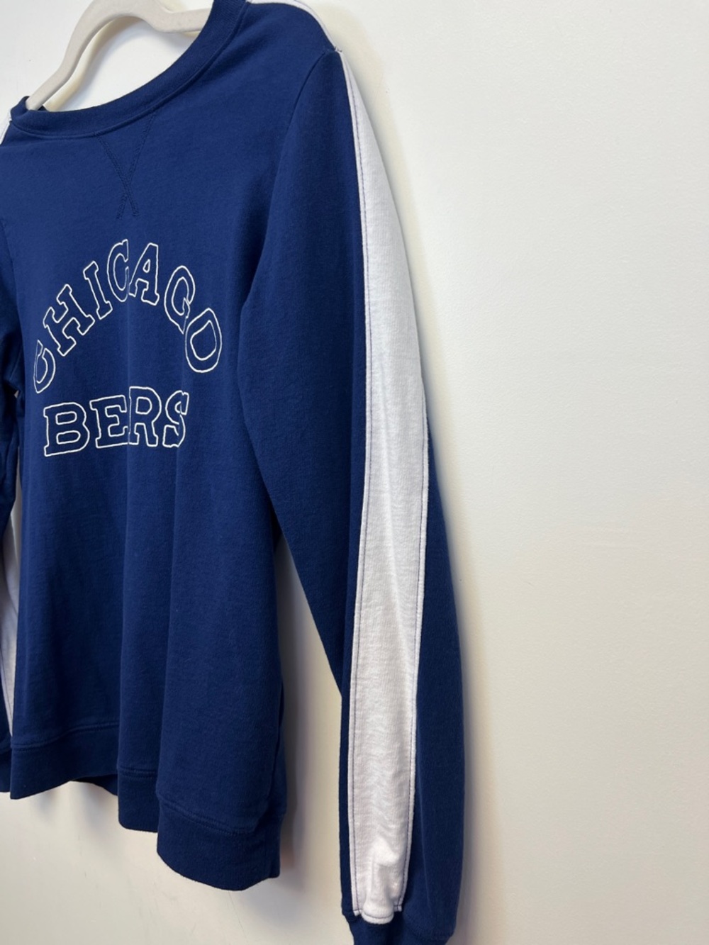 Chicago Bears Blue and White Sweatshirt Size Small - Picture 8 of 9